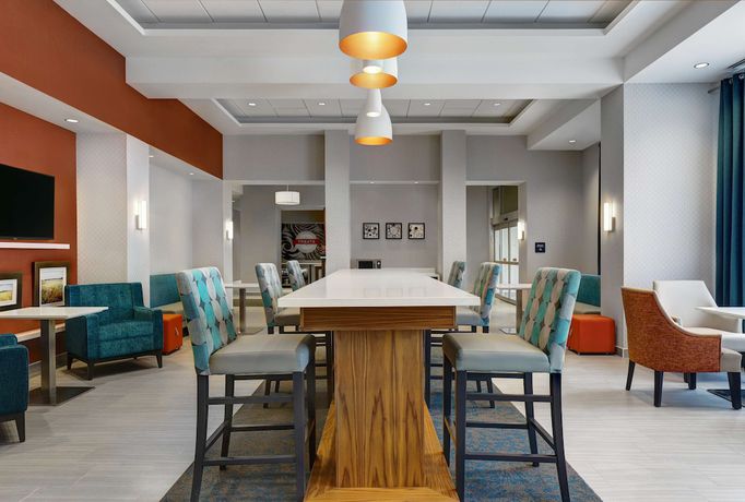 Imagen de los interiores del Hotel Hampton Inn and Suites by Hilton Belleville. Foto 16