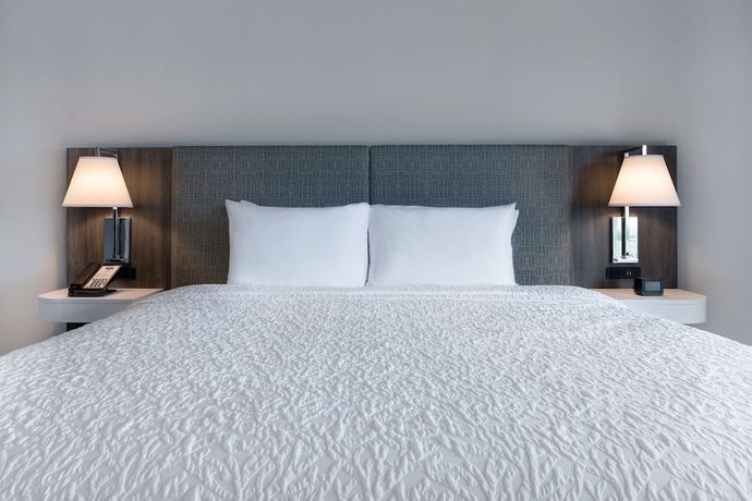 Imagen de la habitación del Hotel Hampton Inn and Suites by Hilton Burlington Toronto. Foto 4