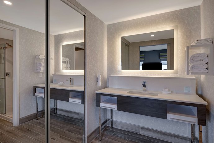 Imagen de la habitación del Hotel Hampton Inn and Suites by Hilton Burlington Toronto. Foto 8