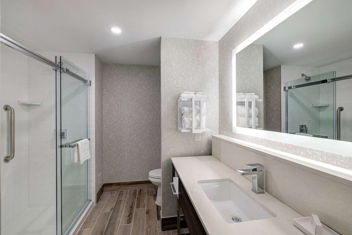 Imagen de la habitación del Hotel Hampton Inn and Suites by Hilton Burlington Toronto. Foto 12