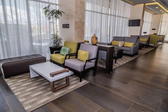 Imagen de los interiores del Hotel Hampton Inn and Suites by Hilton Puebla. Foto 19