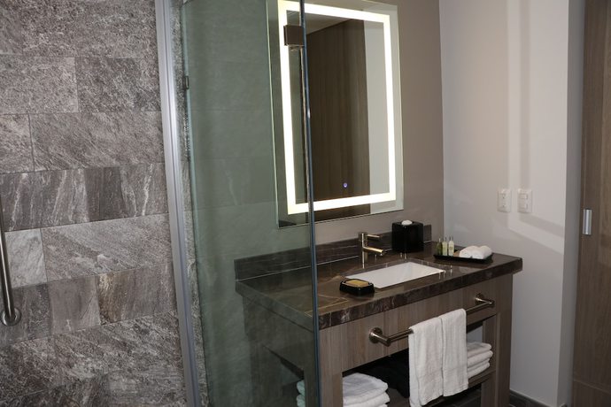 Imagen de la habitación del Hotel Hampton Inn and Suites by Hilton Puebla. Foto 12