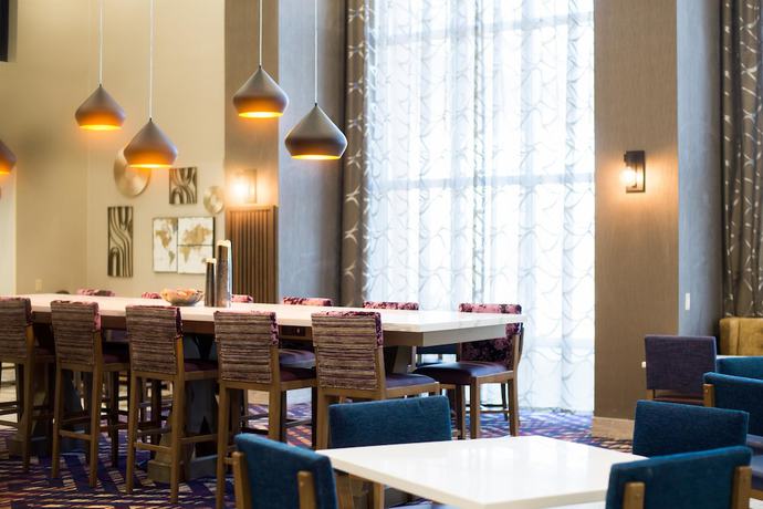 Imagen de los interiores del Hotel Hampton Inn and Suites by Hilton Warrington Horsham. Foto 18