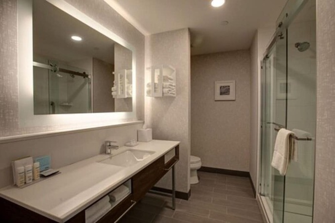 Imagen de la habitación del Hotel Hampton Inn and Suites by Hilton Waterloo St. Jacobs. Foto 16
