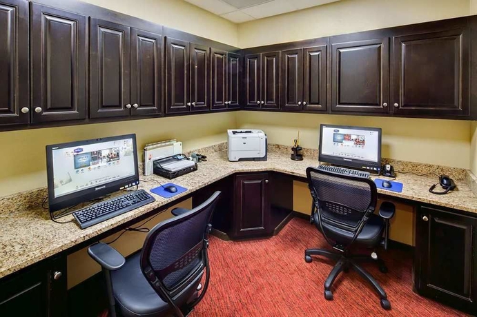 Imagen de los interiores del Hotel Hampton Inn by Hilton Augusta Fort Gordon. Foto 7