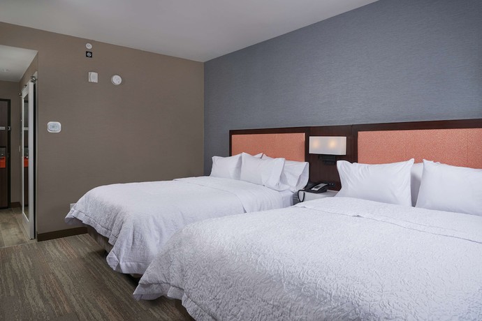Imagen de la habitación del Hotel Hampton Inn by Hilton Burley. Foto 3