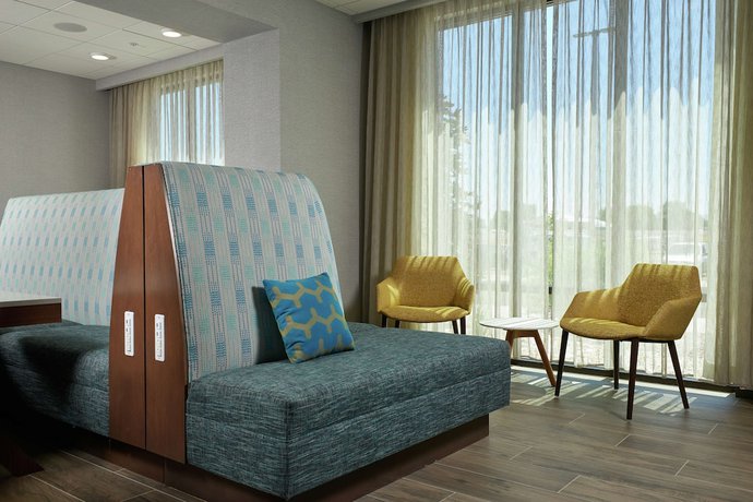 Imagen de los interiores del Hotel Hampton Inn by Hilton Burley. Foto 20