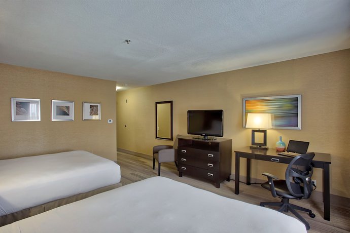Imagen de la habitación del Hotel Hampton Inn by Hilton Costa Mesa Newport Beach. Foto 2