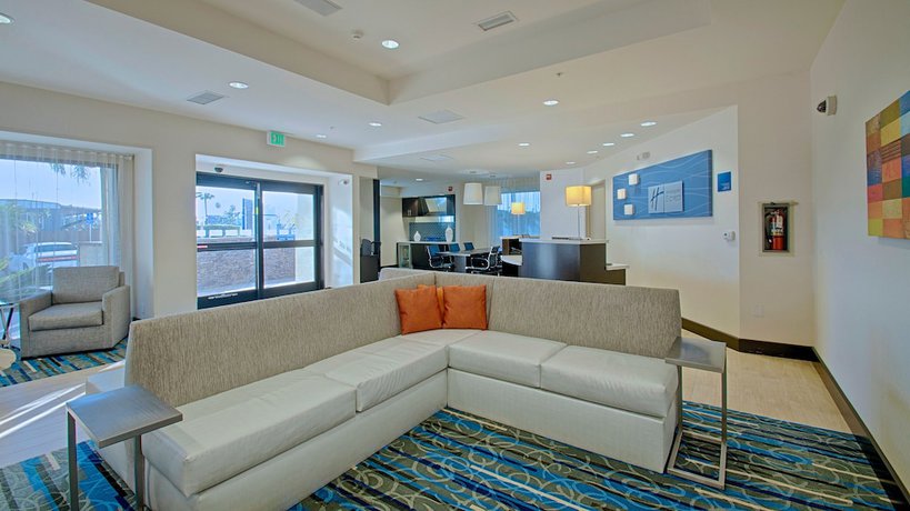 Imagen de los interiores del Hotel Hampton Inn by Hilton Costa Mesa Newport Beach. Foto 20