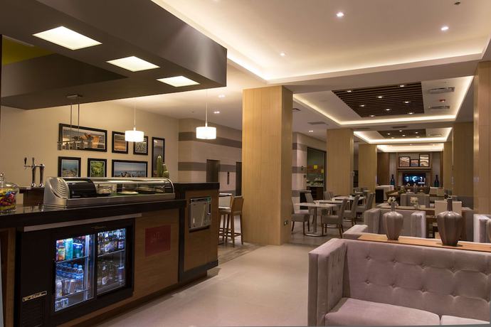 Imagen de los interiores del Hotel Hampton Inn by Hilton Hermosillo. Foto 15