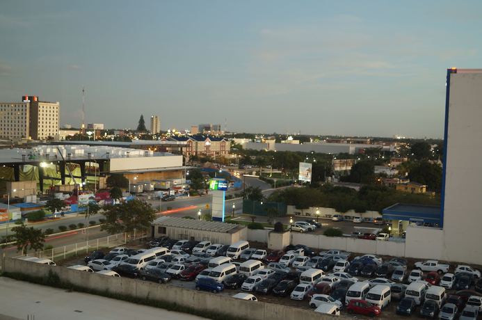 Imagen de los exteriores del Hotel Hampton Inn by Hilton Merida. Foto 8