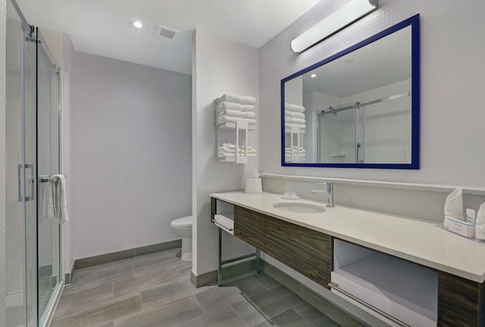Imagen de la habitación del Hotel Hampton Inn by Hilton Peterborough. Foto 19