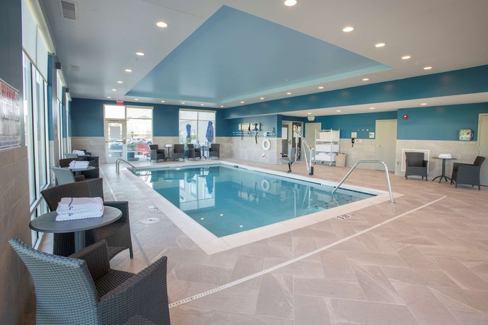 Imagen de la piscina del Hotel Hampton Inn by Hilton Richwood Cincinnati South. Foto 16