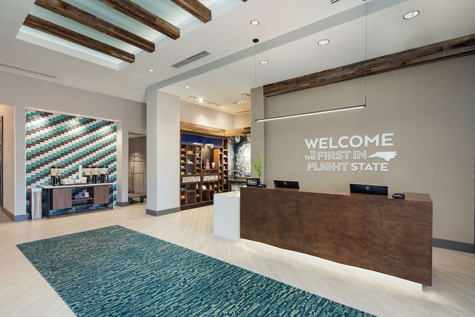 Imagen de los interiores del Hotel Hampton Inn by Hilton Smithfield Selma. Foto 16