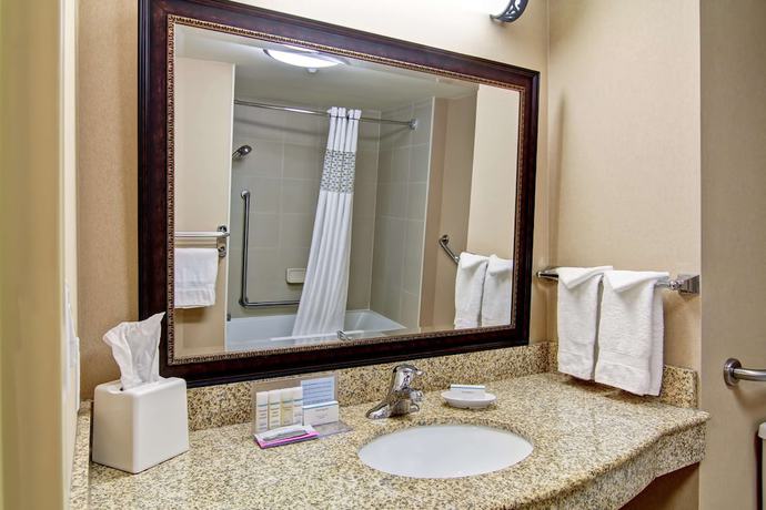 Imagen de la habitación del Hotel Hampton Inn by Hilton Sudbury. Foto 5