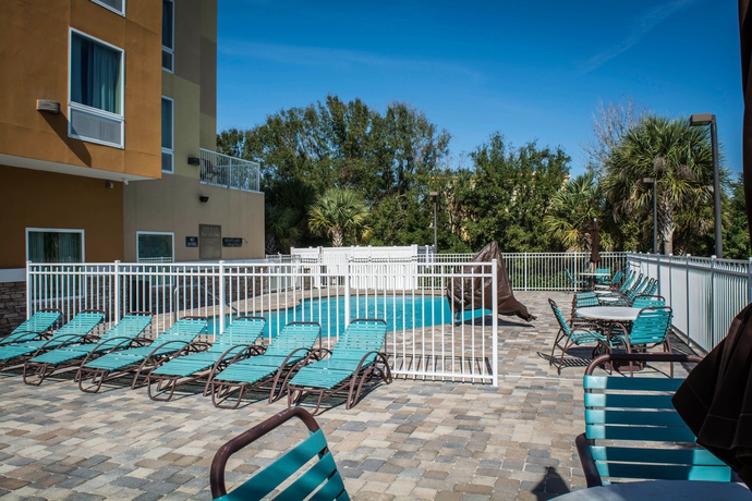 Imagen de la piscina del Hotel Hampton Inn by Hilton Tampa Fairgrounds Casino. Foto 16