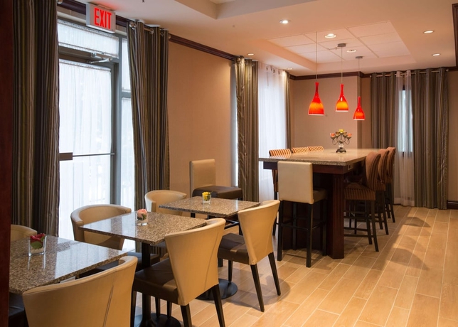 Imagen de los interiores del Hotel Hampton Inn by Hilton Toronto Mississauga West. Foto 14