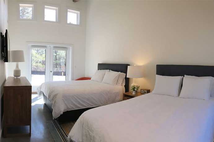 Imagen de la habitación del Hotel Hampton Maid Motel. Foto 3