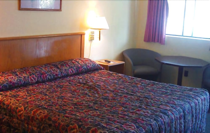 Imagen de la habitación del Hotel Hampton Motor Inn. Foto 11