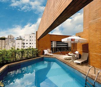 Imagen de la piscina del Hotel Hampton Park S&atilde;o Paulo Jardins. Foto 9