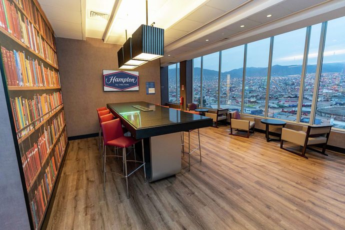 Imagen de los interiores del Hotel Hampton by Hilton Antofagasta. Foto 17