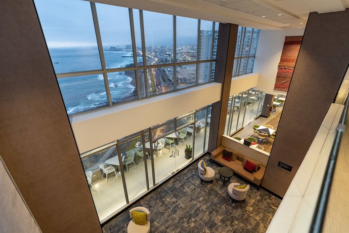 Imagen de los interiores del Hotel Hampton by Hilton Antofagasta. Foto 18