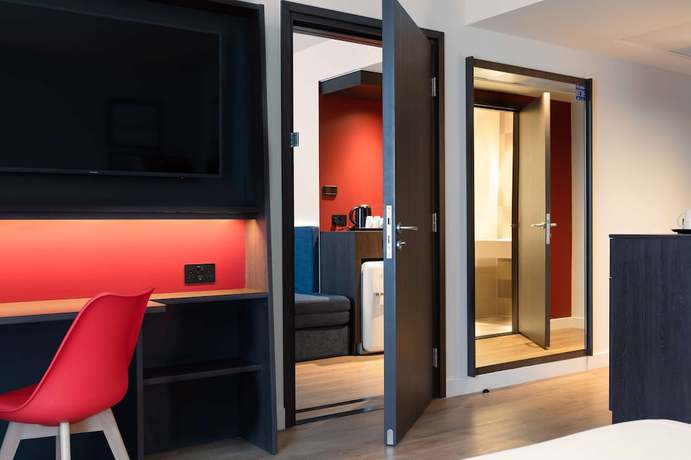 Imagen de la habitación del Hotel Hampton by Hilton Ashford International. Foto 14