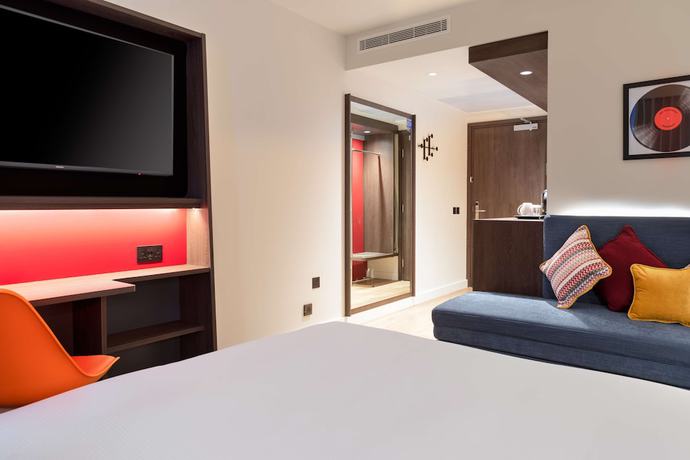 Imagen de la habitación del Hotel Hampton by Hilton Ashford International. Foto 17