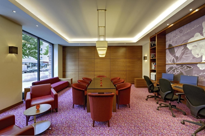 Imagen de los interiores del Hotel Hampton by Hilton Berlin City West. Foto 12