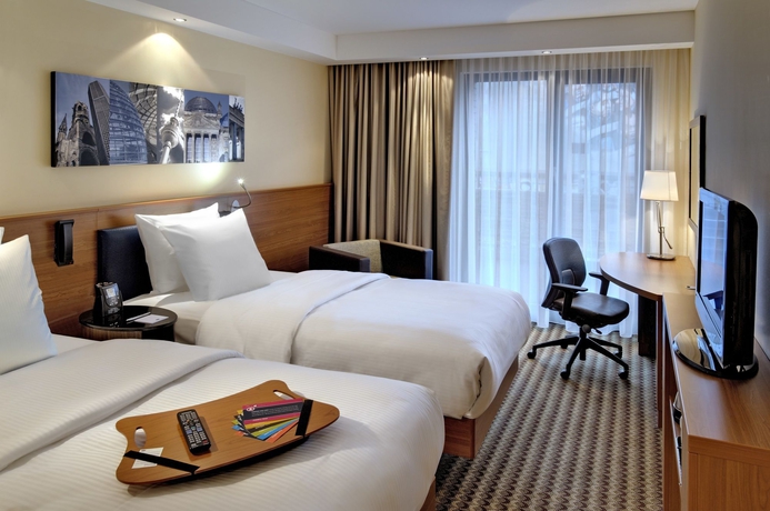Imagen de los interiores del Hotel Hampton by Hilton Berlin City West. Foto 16
