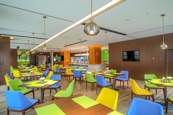 Imagen del bar/restaurante del Hotel Hampton by Hilton Guangzhou Dongxiaonan. Foto 2