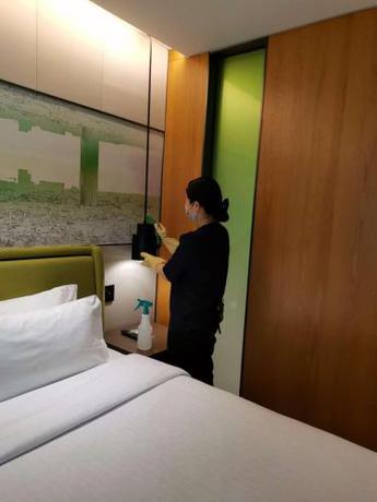 Imagen de la habitación del Hotel Hampton by Hilton Guangzhou Tianhe Sports Center. Foto 20