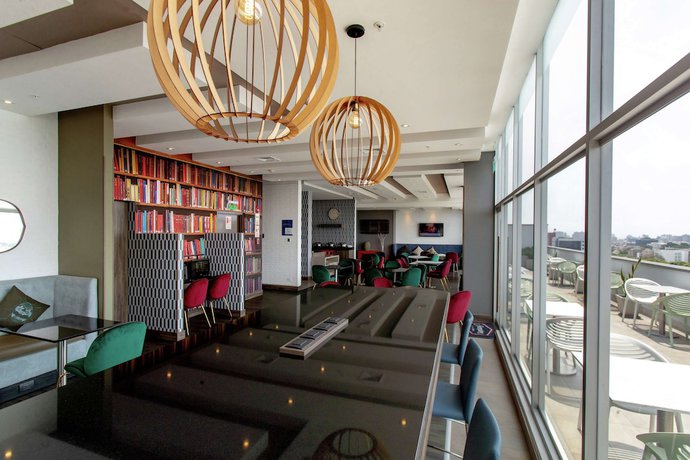 Imagen de los interiores del Hotel Hampton by Hilton Lima San Isidro. Foto 19