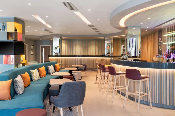 Imagen de los interiores del Hotel Hampton by Hilton London Ealing. Foto 15