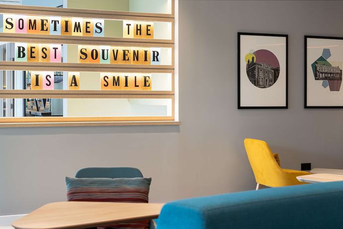 Imagen de los interiores del Hotel Hampton by Hilton London Ealing. Foto 19