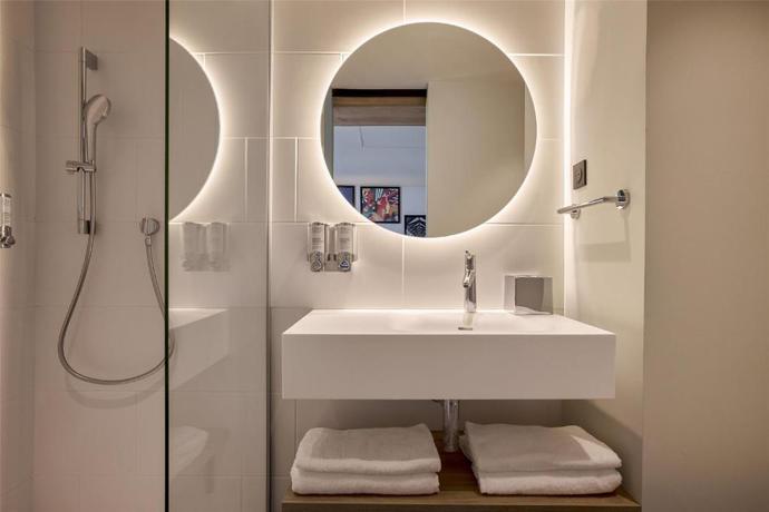 Imagen de la habitación del Hotel Hampton by Hilton Lyon Airport. Foto 9