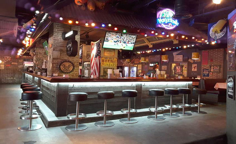 Imagen del bar/restaurante del Hotel Hampton by Hilton Marjan Island. Foto 4