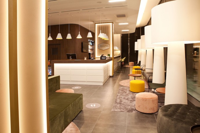 Imagen de los interiores del Hotel Hampton by Hilton Munich City Center East. Foto 20