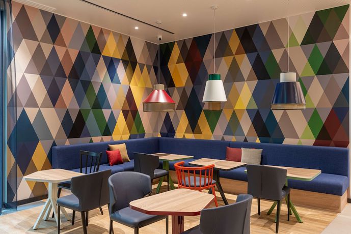 Imagen de los interiores del Hotel Hampton by Hilton Munich City North. Foto 18