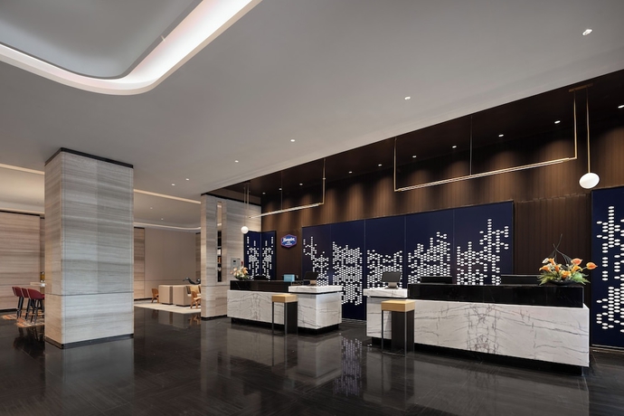Imagen de los interiores del Hotel Hampton by Hilton Nanjing North Railway Station. Foto 16