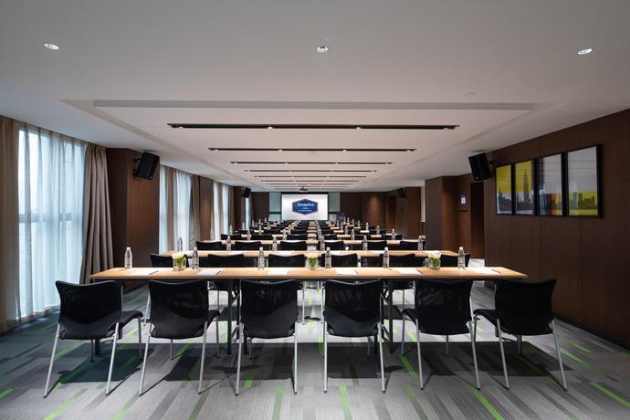 Imagen de los interiores del Hotel Hampton by Hilton Nanjing South Station. Foto 10
