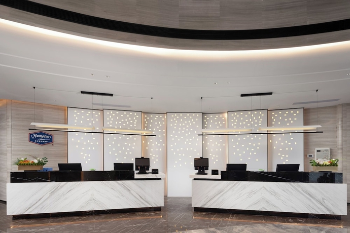 Imagen de los interiores del Hotel Hampton by Hilton Ningde Lithium Electricity Town. Foto 13