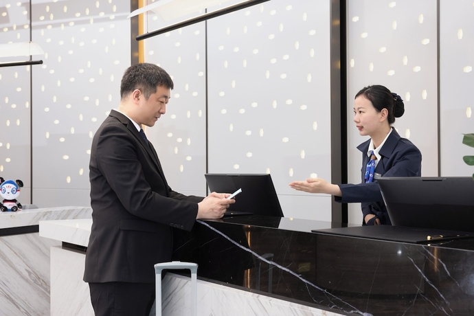 Imagen de los interiores del Hotel Hampton by Hilton Ningde Lithium Electricity Town. Foto 14