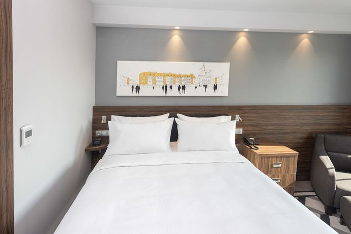 Imagen de la habitación del Hotel Hampton by Hilton Poznan Old Town. Foto 4