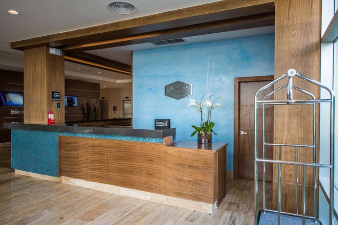 Imagen de los interiores del Hotel Hampton by Hilton Santo Domingo Airport. Foto 13
