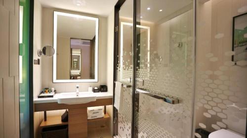 Imagen general del Hotel Hampton by Hilton Shunde Longjiang. Foto 7