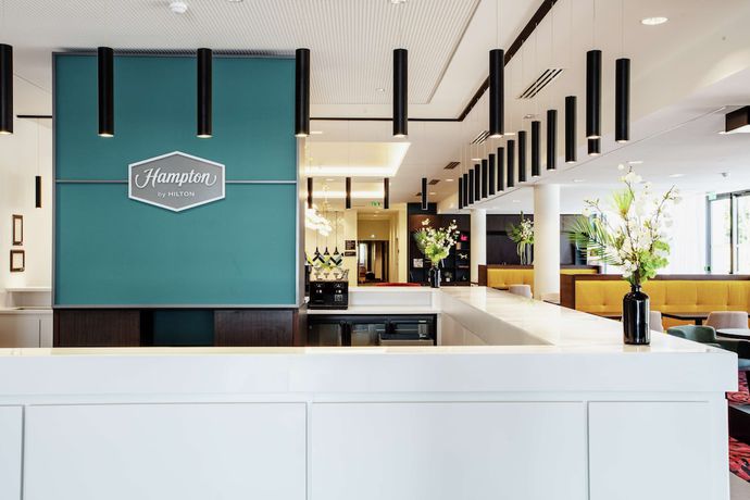 Imagen de los interiores del Hotel Hampton by Hilton Toulouse Airport. Foto 19