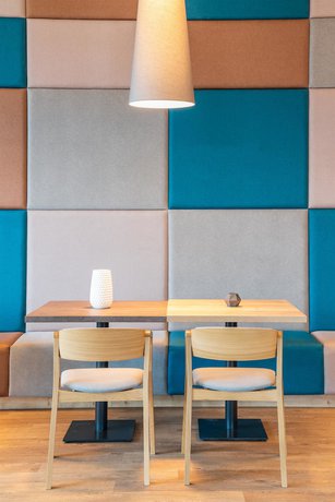 Imagen de los interiores del Hotel Hampton by Hilton Warsaw Mokotow. Foto 14