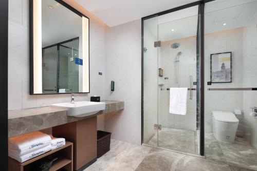 Imagen de la habitación del Hotel Hampton by Hilton Wuhan Zhongnan. Foto 17