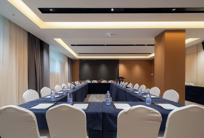 Imagen de los interiores del Hotel Hampton by Hilton Zhangjiajie National Forest Park. Foto 13